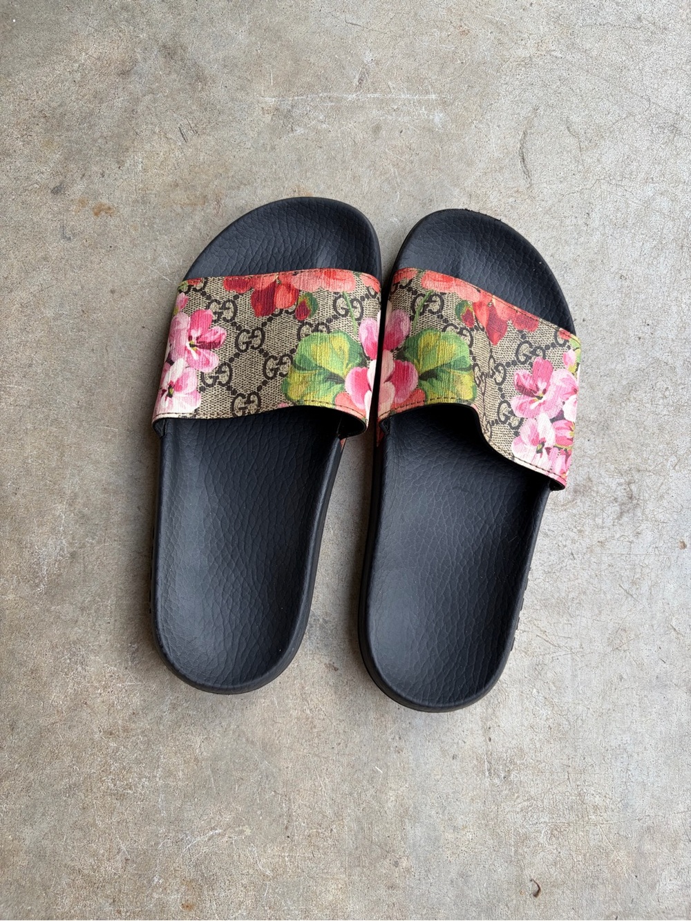 Gucci Beige GG Floral Strap Black Slide Sandals